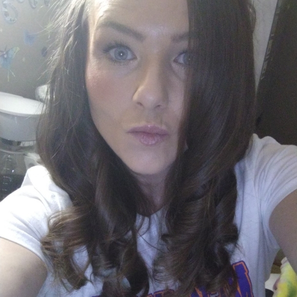 Meet your Posher, Danielle - Picture 2 of 6